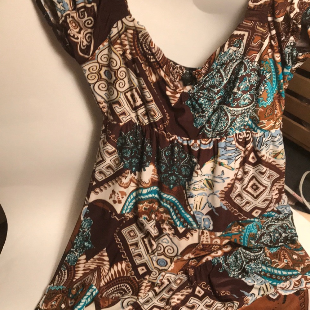 California Woman- Dress Md Key hole accent long